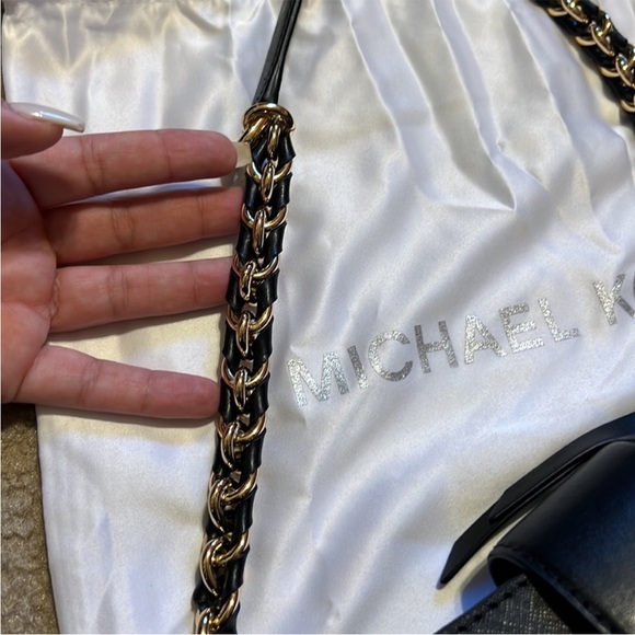 Michael Kors purse - Picture 15 of 17